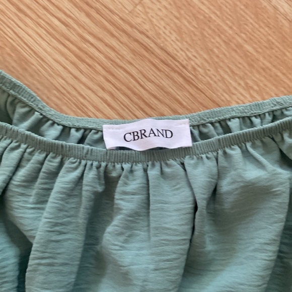 CBRAND Off the Shoulder Top - Picture 2 of 3